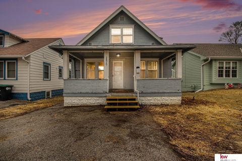 Photo of 2870 Laurel Avenue, Omaha, NE 68111 (MLS # 22602406)