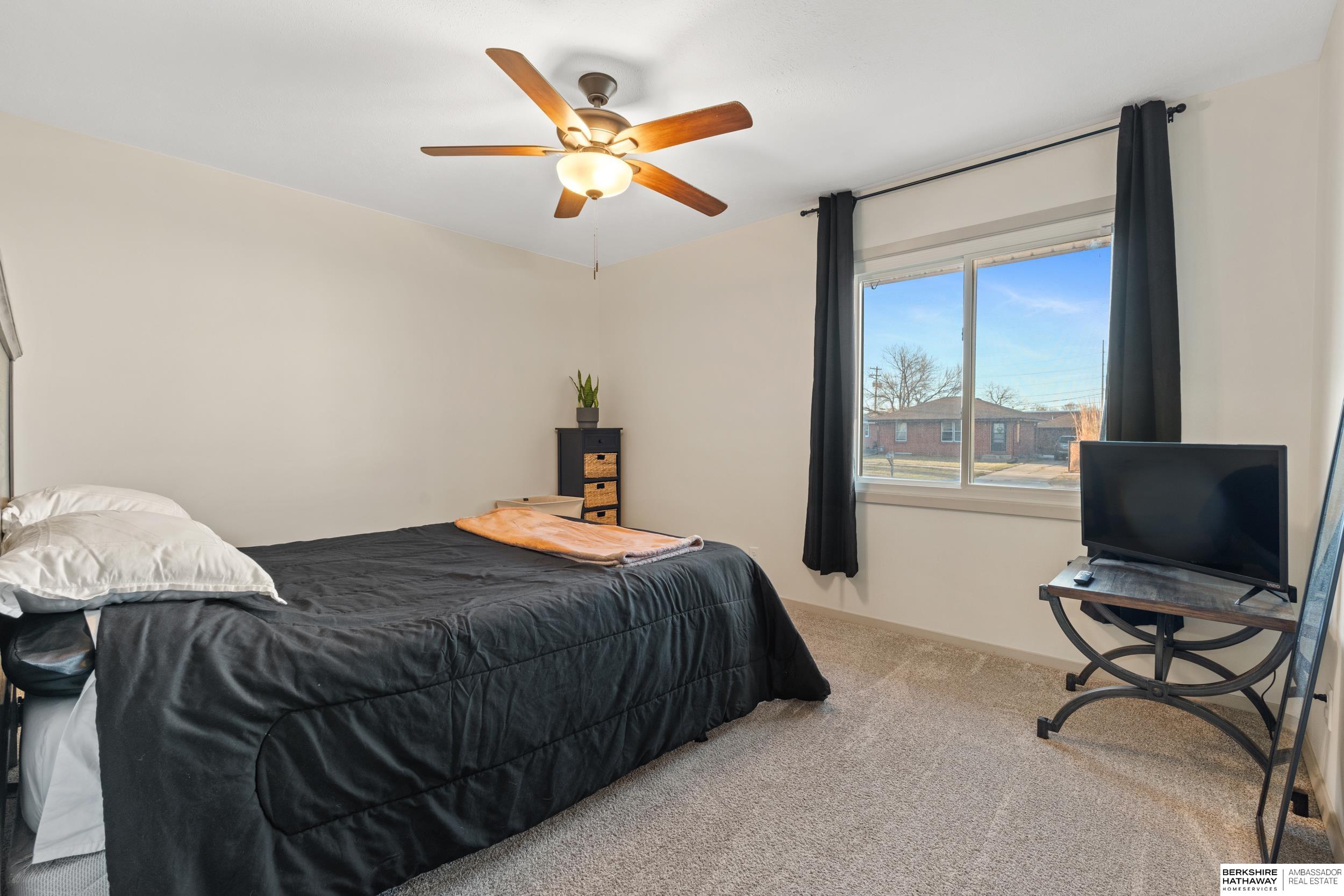 Lincoln, Nebraska 68507, United States, 3 Bedrooms Bedrooms, ,2 BathroomsBathrooms,Residential,Pending,141206