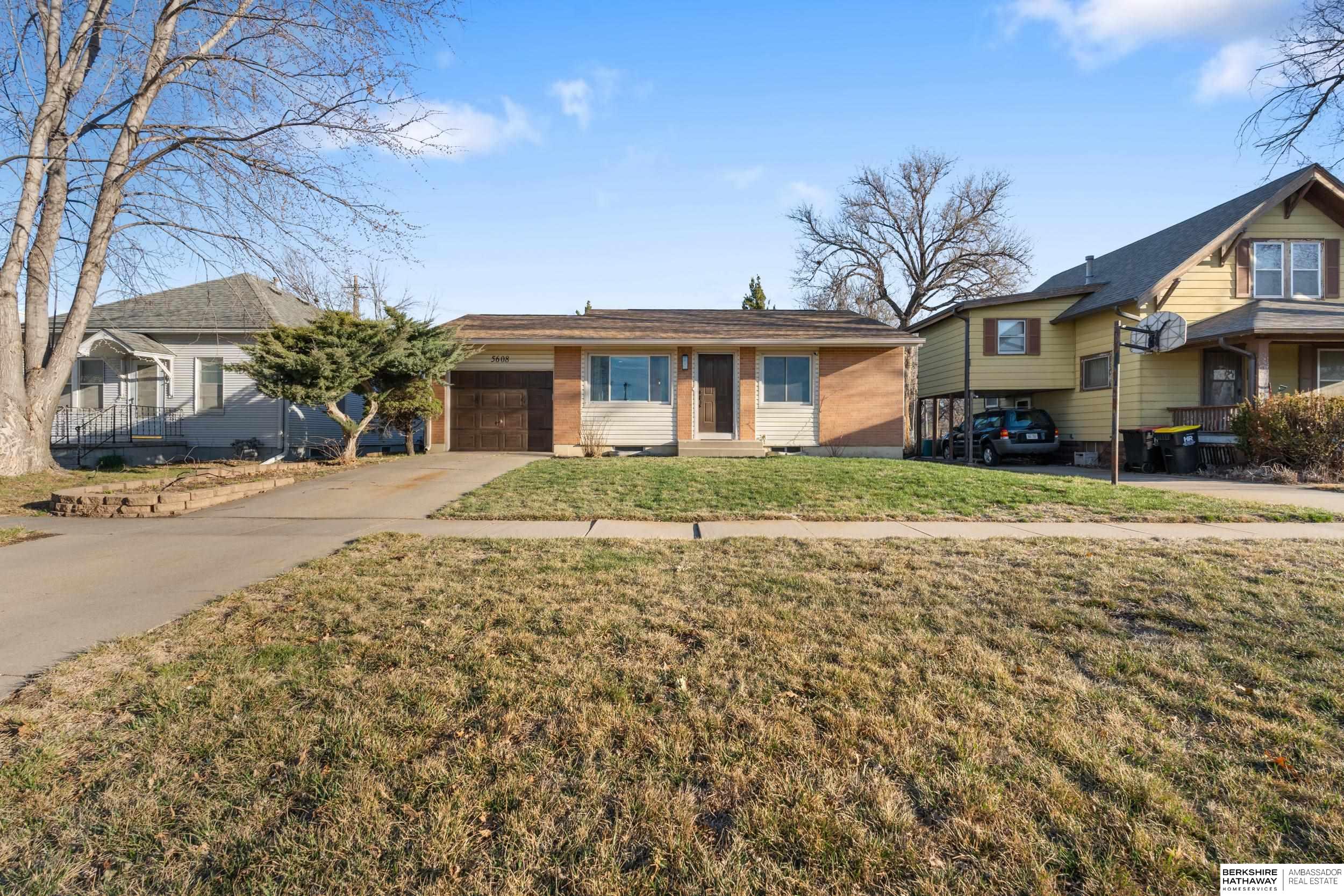 Lincoln, Nebraska 68507, United States, 3 Bedrooms Bedrooms, ,2 BathroomsBathrooms,Residential,Pending,141206