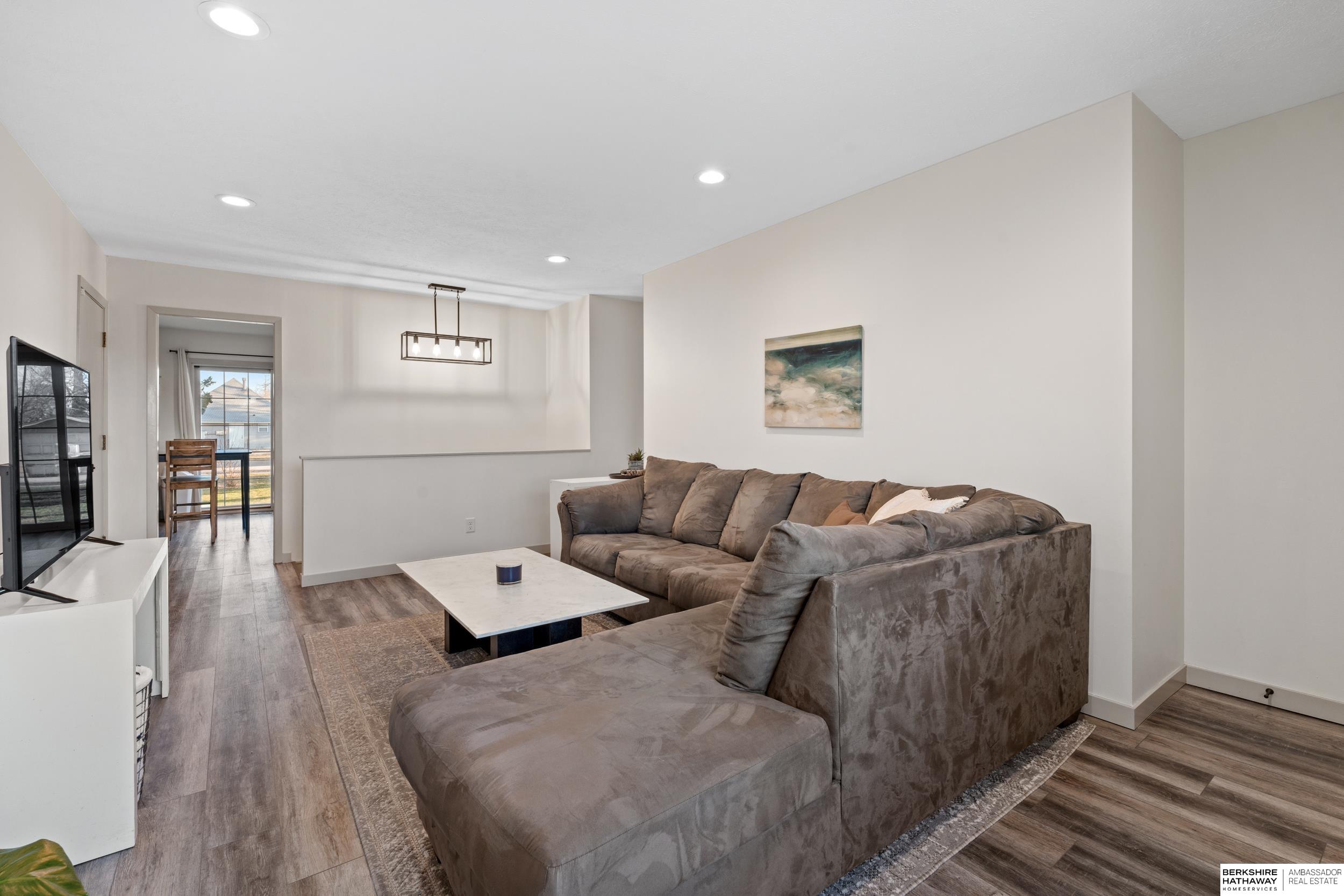 Lincoln, Nebraska 68507, United States, 3 Bedrooms Bedrooms, ,2 BathroomsBathrooms,Residential,Pending,141206