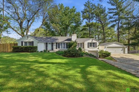 Photo of 5300 Randolph Street, Lincoln, NE 68510 (MLS # 22612035)