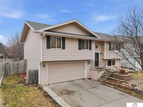 Photo of 2420 SW 17th Street, Lincoln, NE 68522 (MLS # 22605854)
