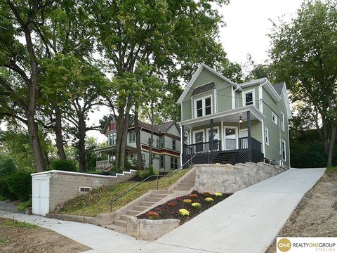 Photo of 407 Park Avenue, Council Bluffs, IA 51503 (MLS # 22605212)