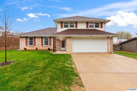 Photo of 1634 Holling Drive, Omaha, NE 68144 (MLS # 22608727)