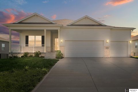 Photo of 8519 S 63rd Street, Papillion, NE 68157 (MLS # 22619342)