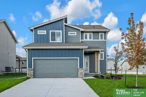 Photo of 17604 Willit Street, Bennington, NE 68007 (MLS # 22606302)