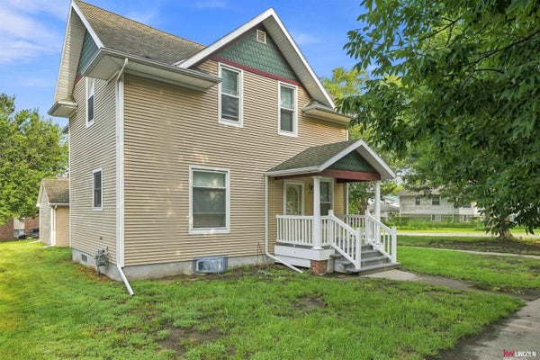 447 N 24TH ST, LINCOLN, NE 68503 - Image 64da832b8c5cd14cf97baffaabc6ccbc/72458858