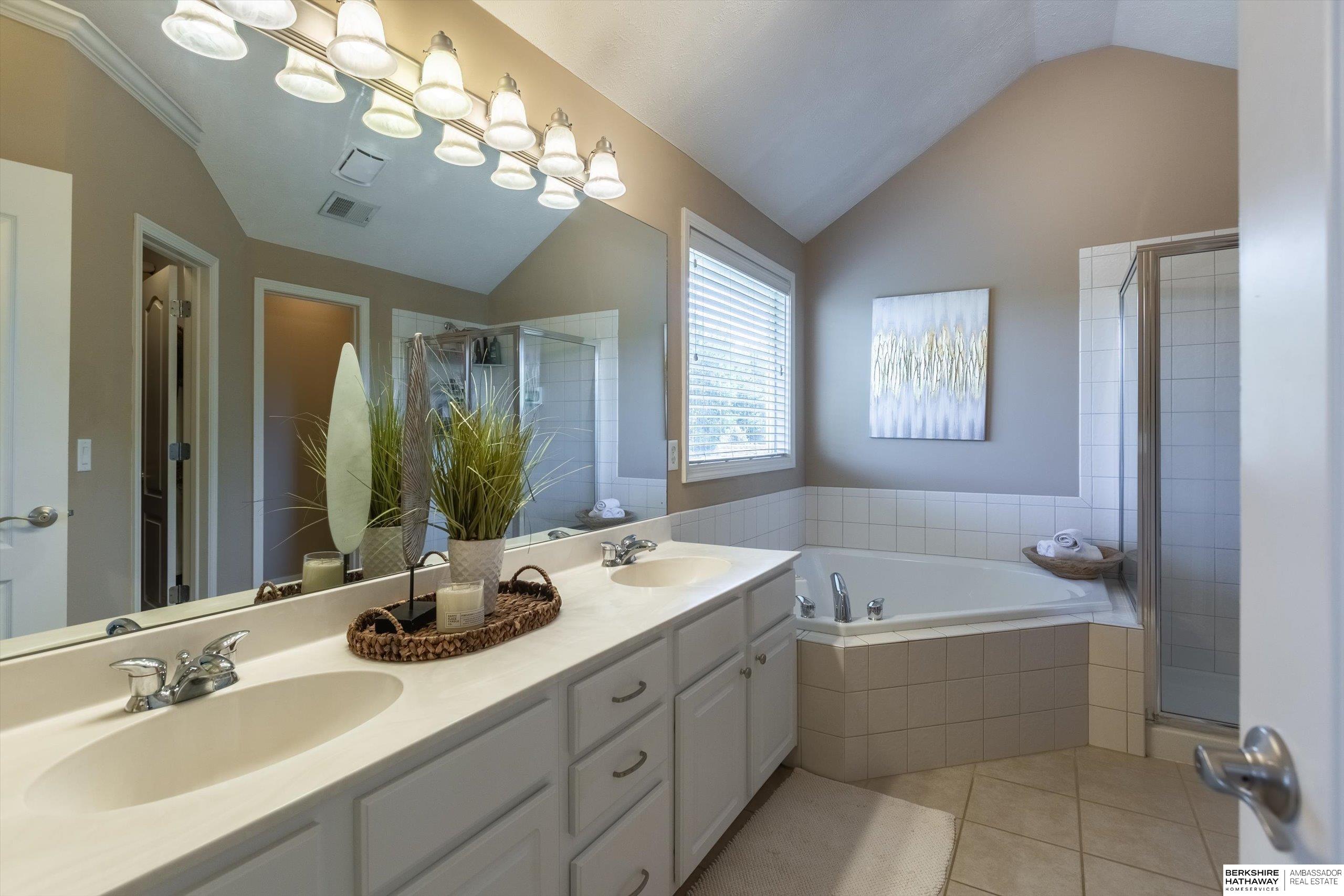 Omaha, Nebraska 68130, United States, 4 Bedrooms Bedrooms, ,4 BathroomsBathrooms,Residential,Active,228385