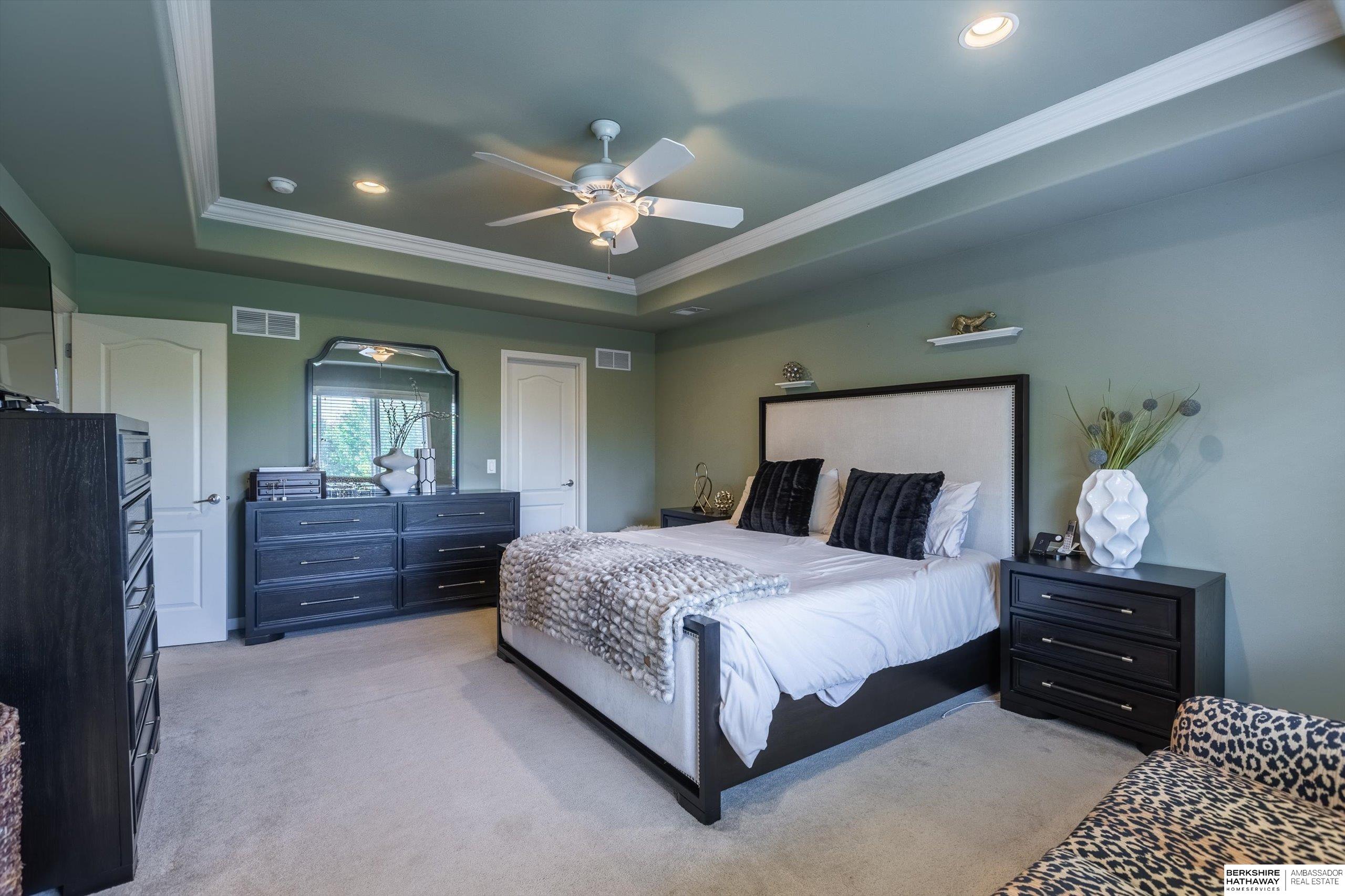 Omaha, Nebraska 68130, United States, 4 Bedrooms Bedrooms, ,4 BathroomsBathrooms,Residential,Active,228385