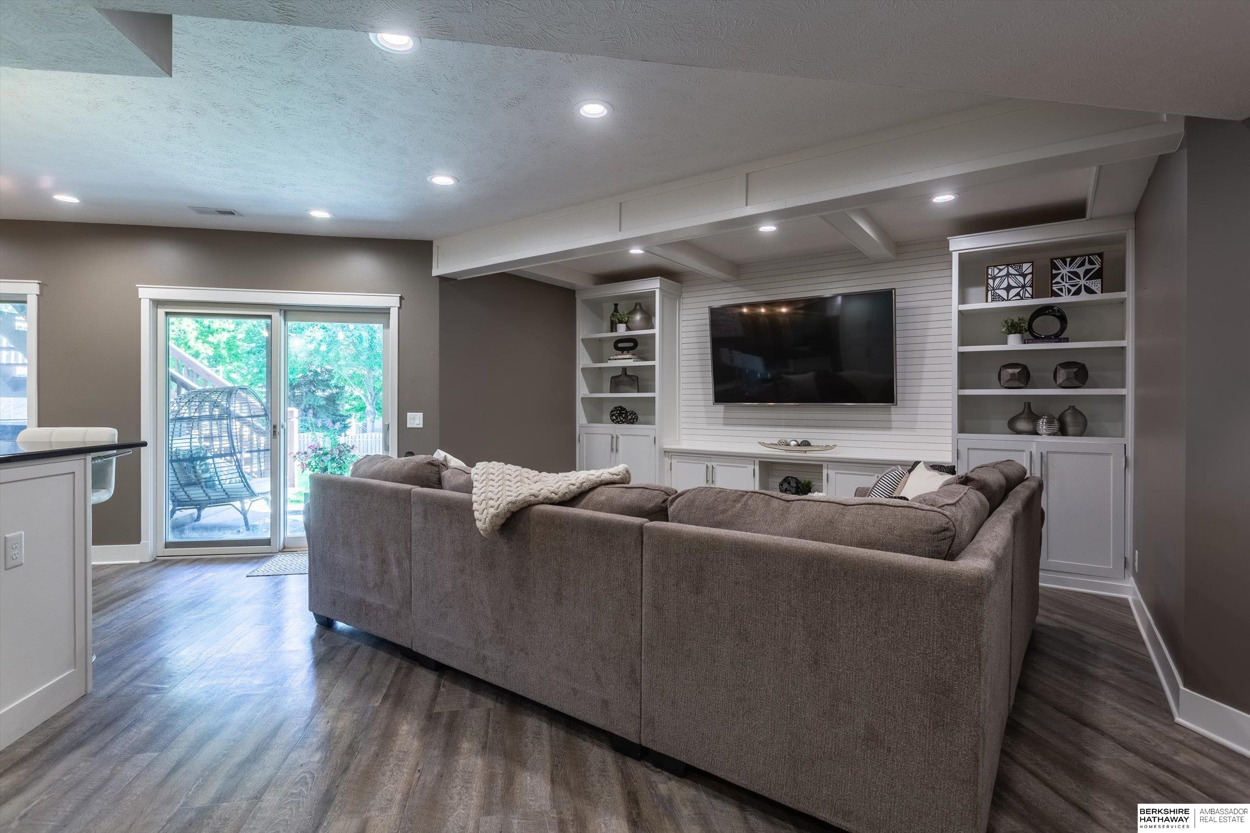 Omaha, Nebraska 68130, United States, 4 Bedrooms Bedrooms, ,4 BathroomsBathrooms,Residential,Active,228385