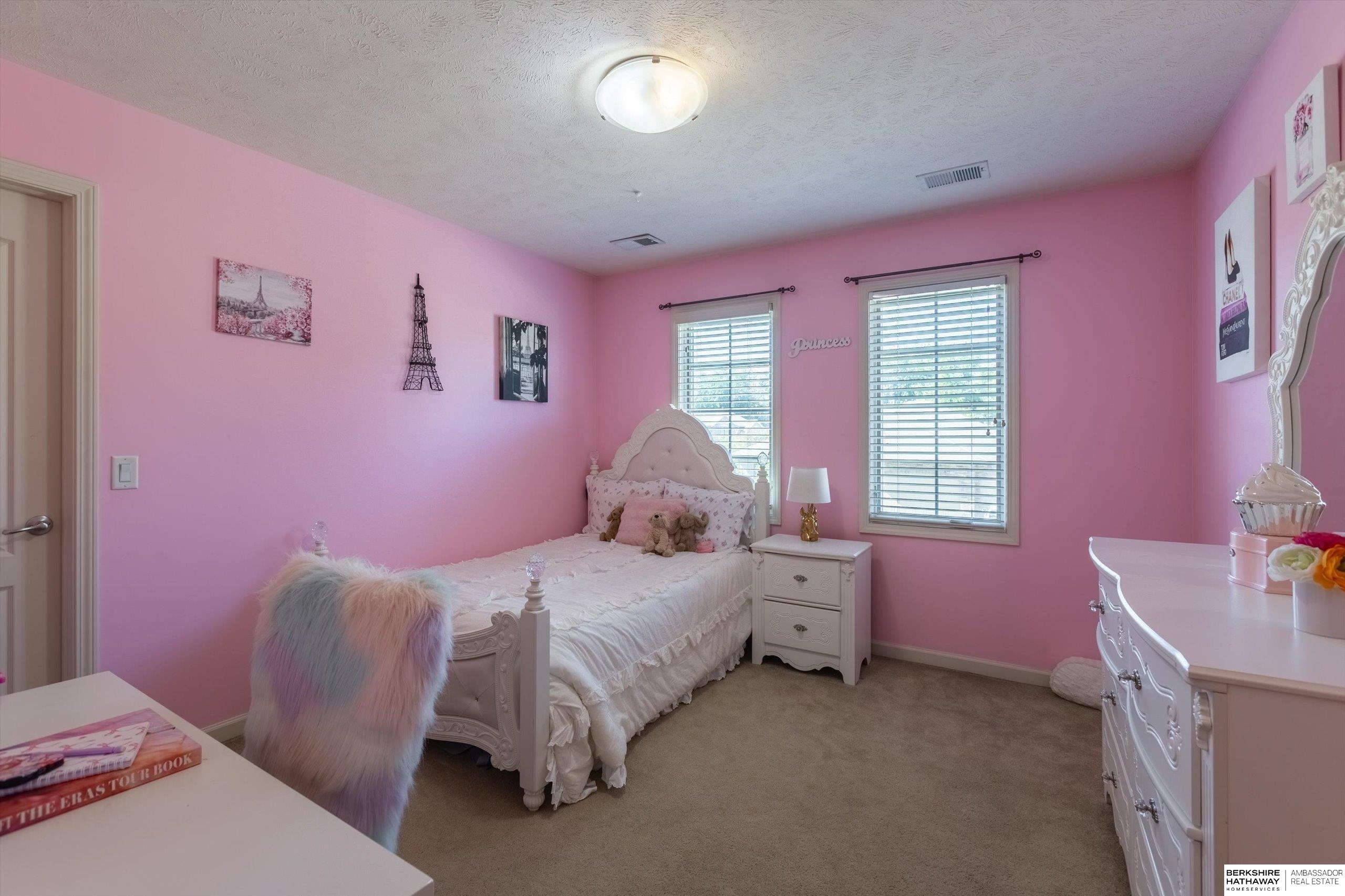 Omaha, Nebraska 68130, United States, 4 Bedrooms Bedrooms, ,4 BathroomsBathrooms,Residential,Active,228385