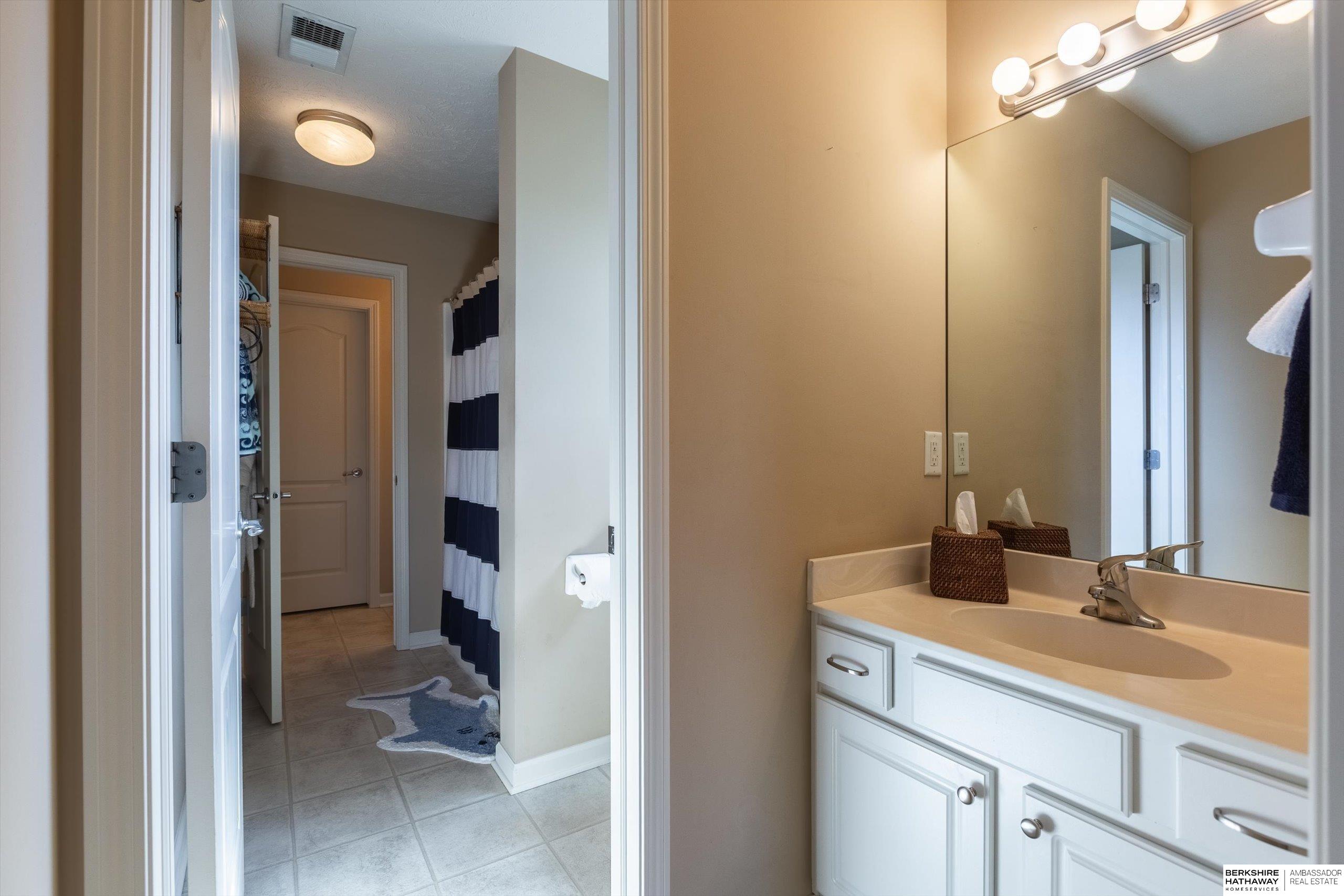 Omaha, Nebraska 68130, United States, 4 Bedrooms Bedrooms, ,4 BathroomsBathrooms,Residential,Active,228385