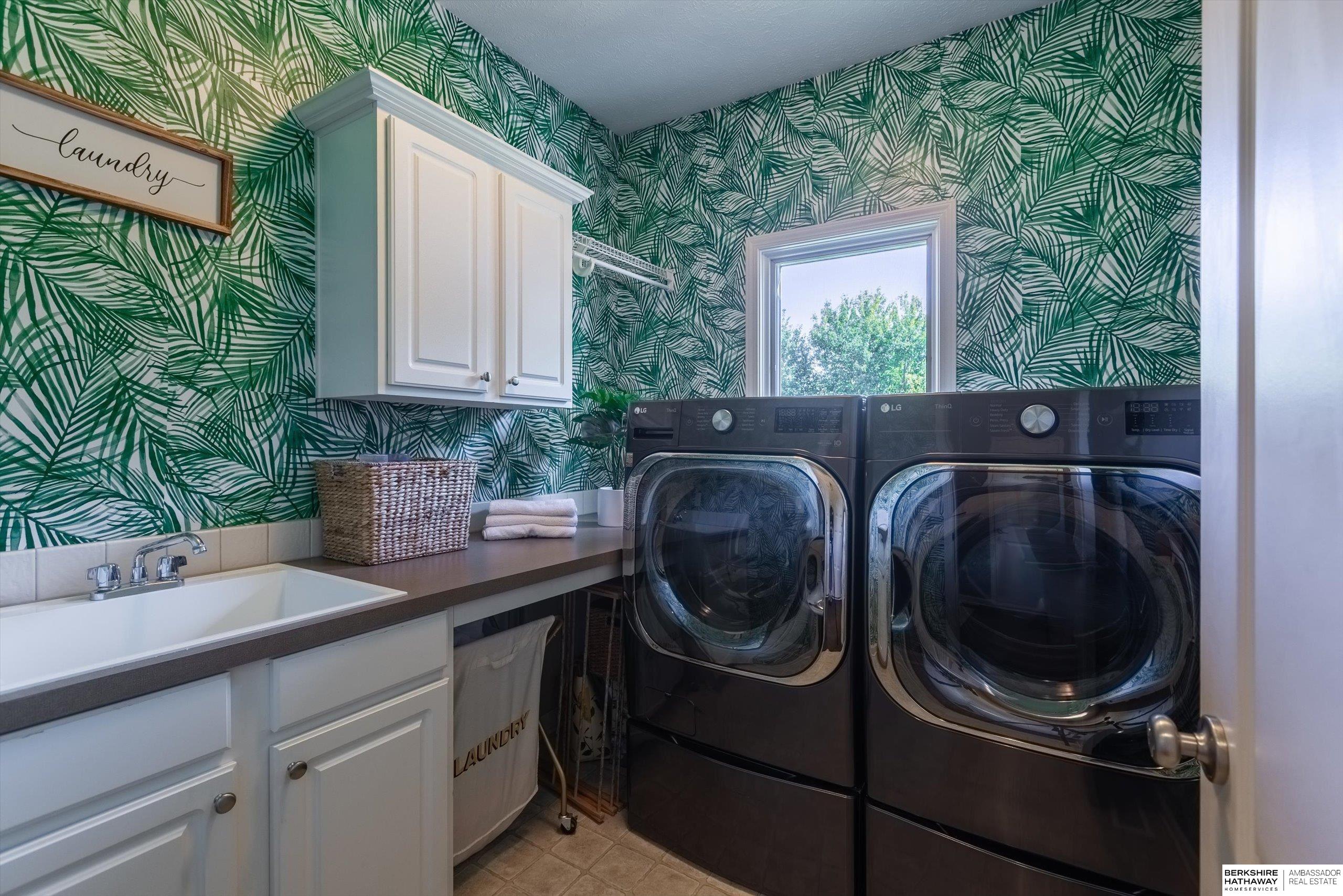 Omaha, Nebraska 68130, United States, 4 Bedrooms Bedrooms, ,4 BathroomsBathrooms,Residential,Active,228385