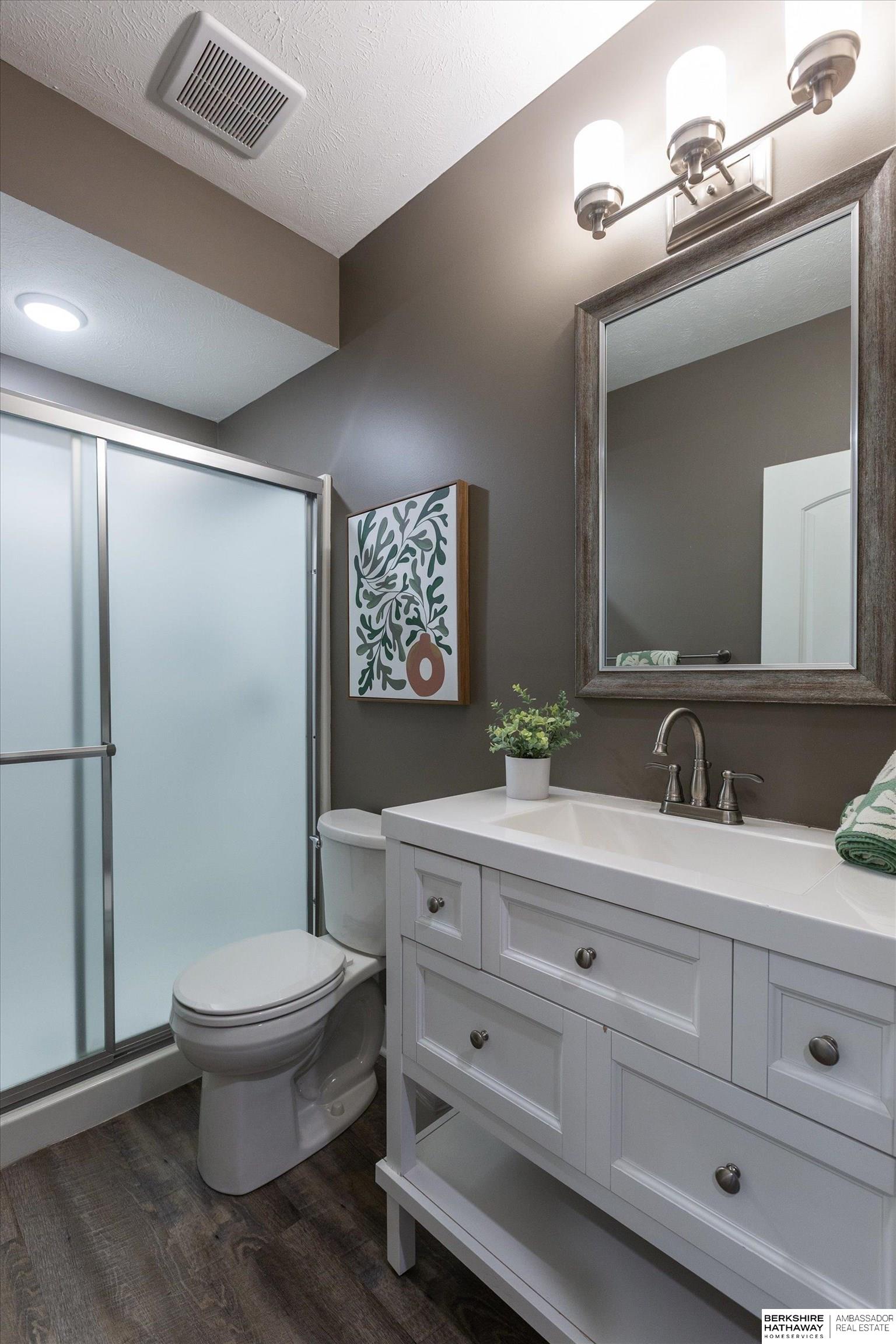 Omaha, Nebraska 68130, United States, 4 Bedrooms Bedrooms, ,4 BathroomsBathrooms,Residential,Active,228385