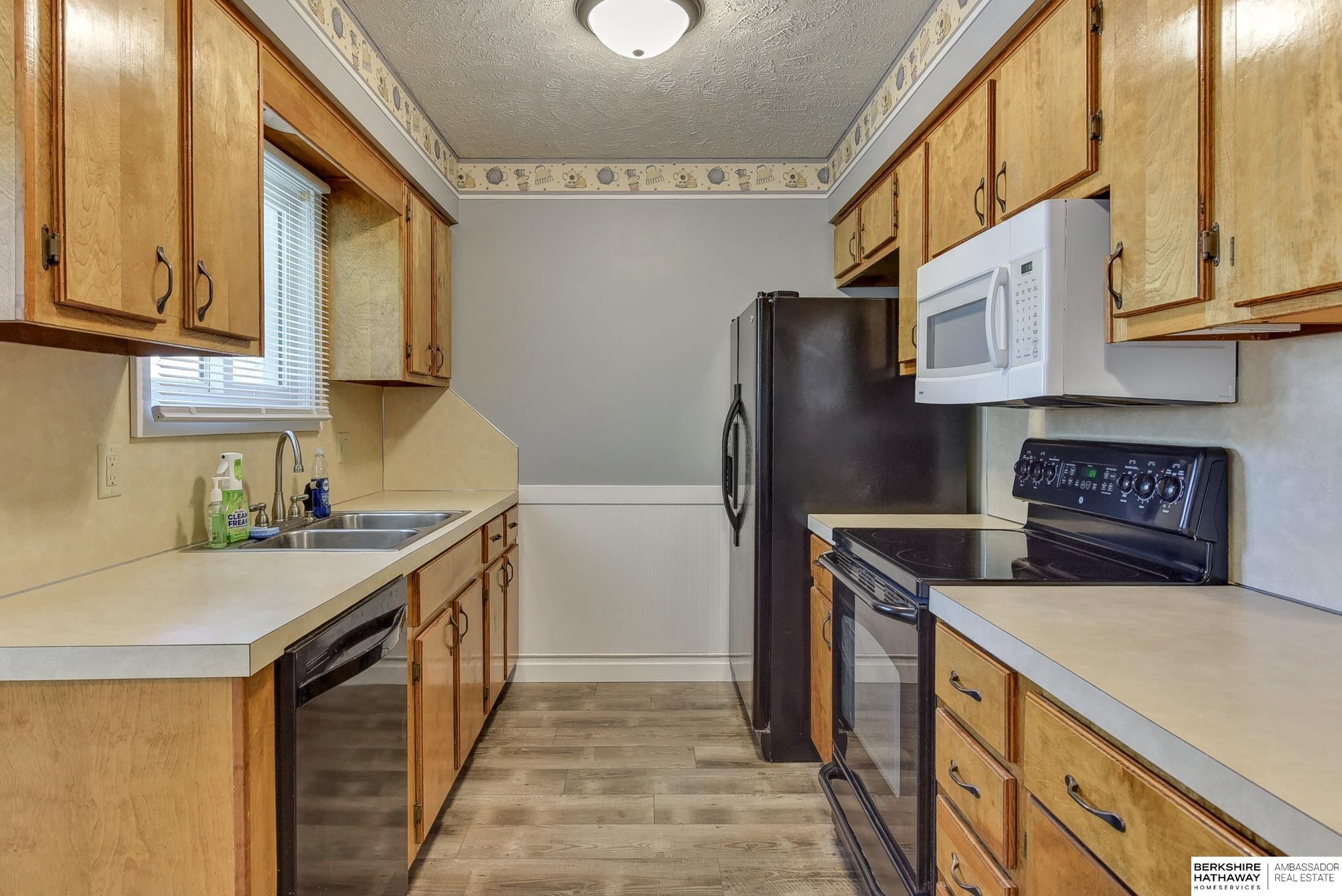 Omaha, Nebraska 68144, United States, 3 Bedrooms Bedrooms, ,2 BathroomsBathrooms,Residential,Pending,124356