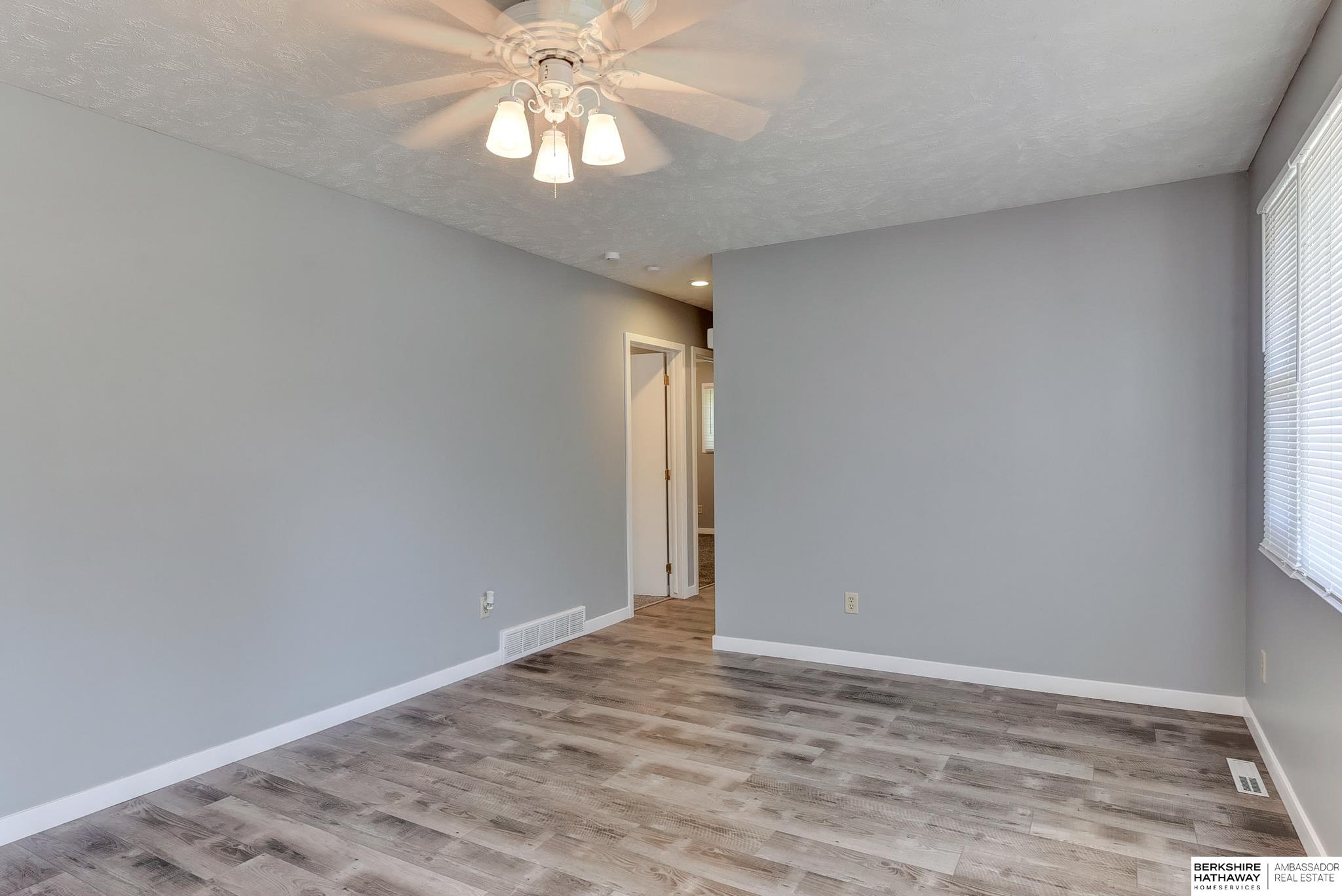 Omaha, Nebraska 68144, United States, 3 Bedrooms Bedrooms, ,2 BathroomsBathrooms,Residential,Pending,124356