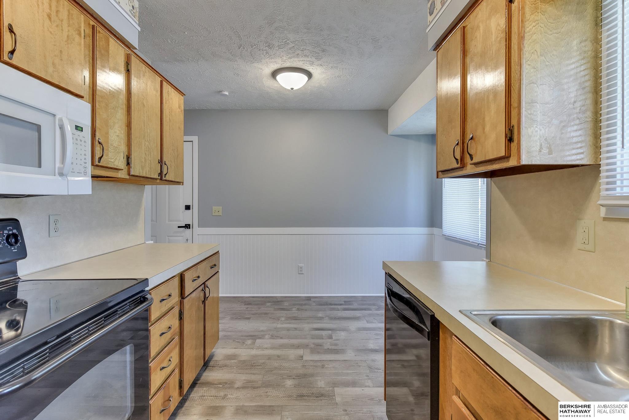 Omaha, Nebraska 68144, United States, 3 Bedrooms Bedrooms, ,2 BathroomsBathrooms,Residential,Pending,124356