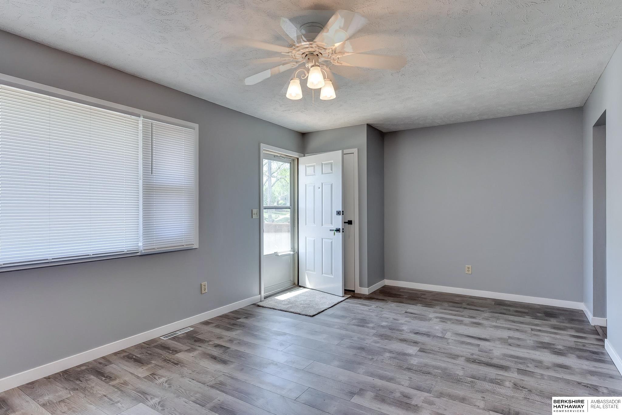 Omaha, Nebraska 68144, United States, 3 Bedrooms Bedrooms, ,2 BathroomsBathrooms,Residential,Pending,124356