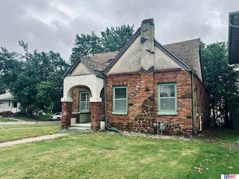Photo of 826 5th Street, Fairbury, NE 68352 (MLS # 22614371)