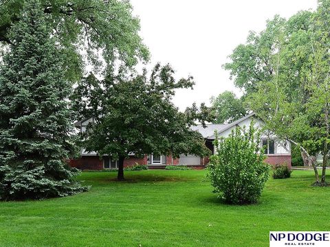 Photo of 1740 Laguna Drive, Fremont, NE 68025 (MLS # 22614171)