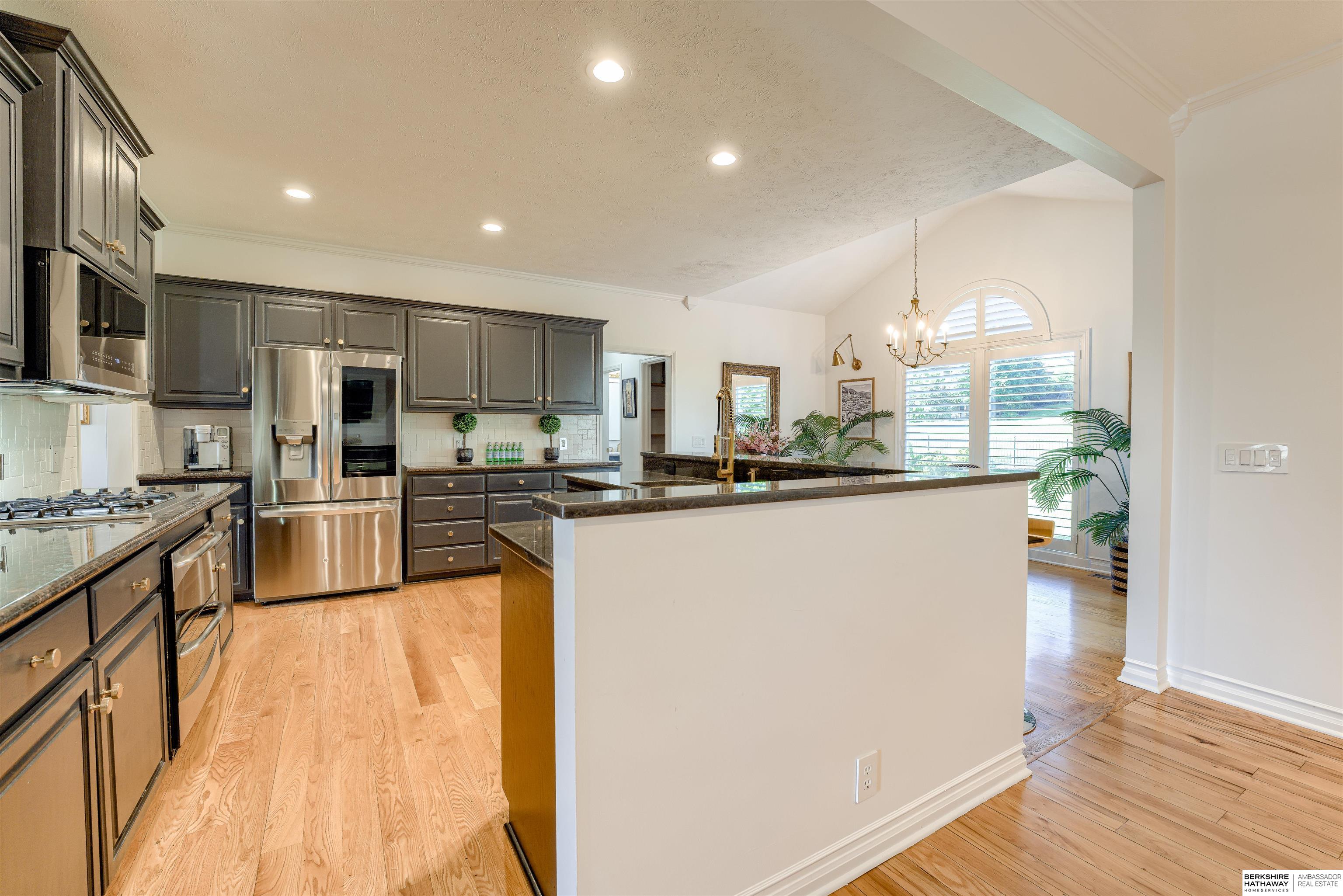 Omaha, Nebraska 68130, United States, 5 Bedrooms Bedrooms, ,3 BathroomsBathrooms,Residential,Pending,136859