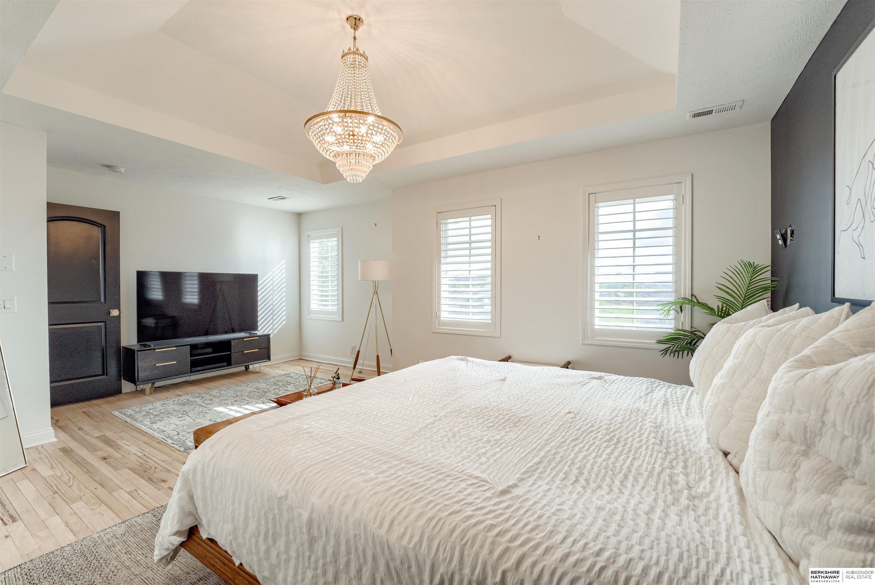 Omaha, Nebraska 68130, United States, 5 Bedrooms Bedrooms, ,3 BathroomsBathrooms,Residential,Pending,136859