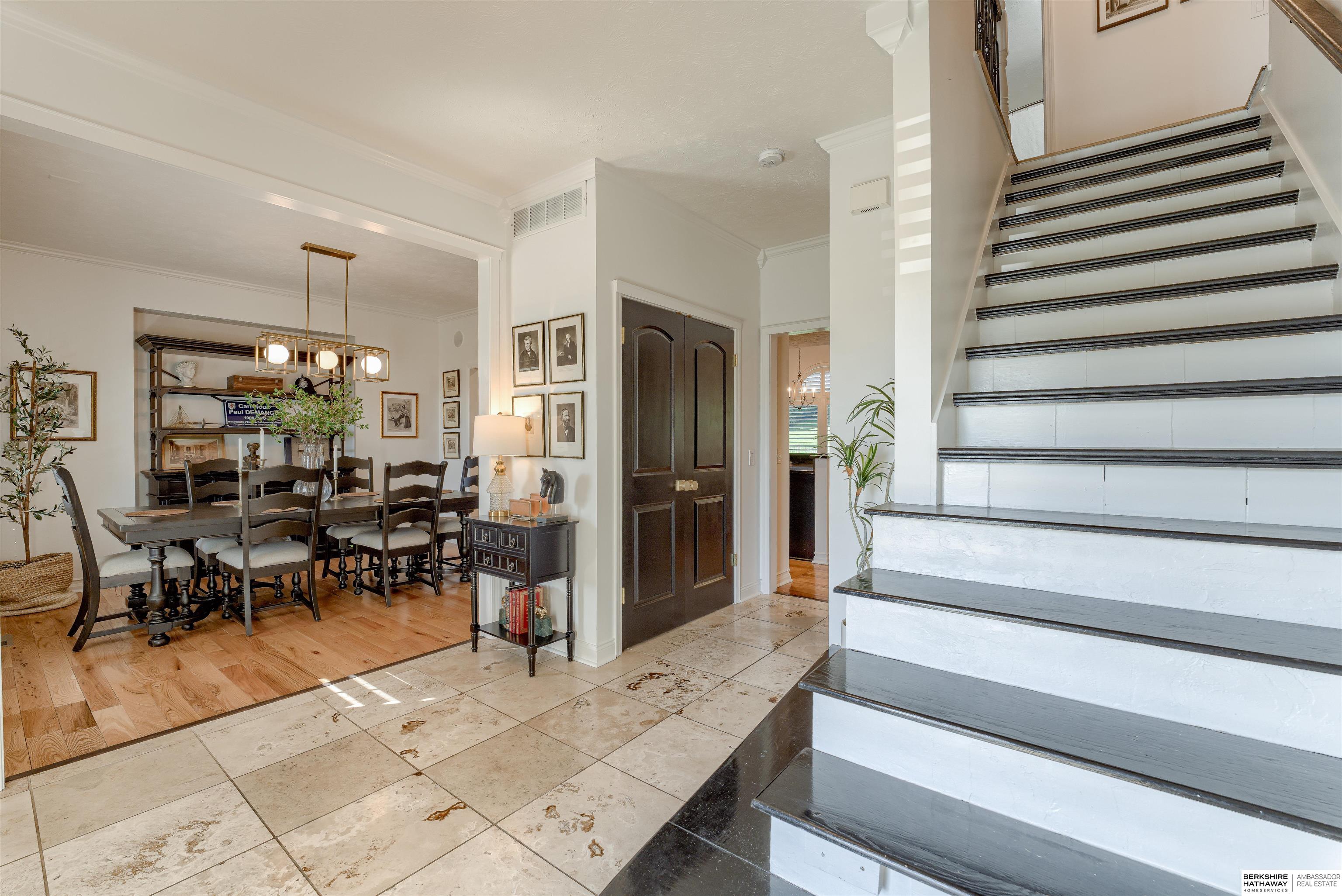 Omaha, Nebraska 68130, United States, 5 Bedrooms Bedrooms, ,3 BathroomsBathrooms,Residential,Pending,136859