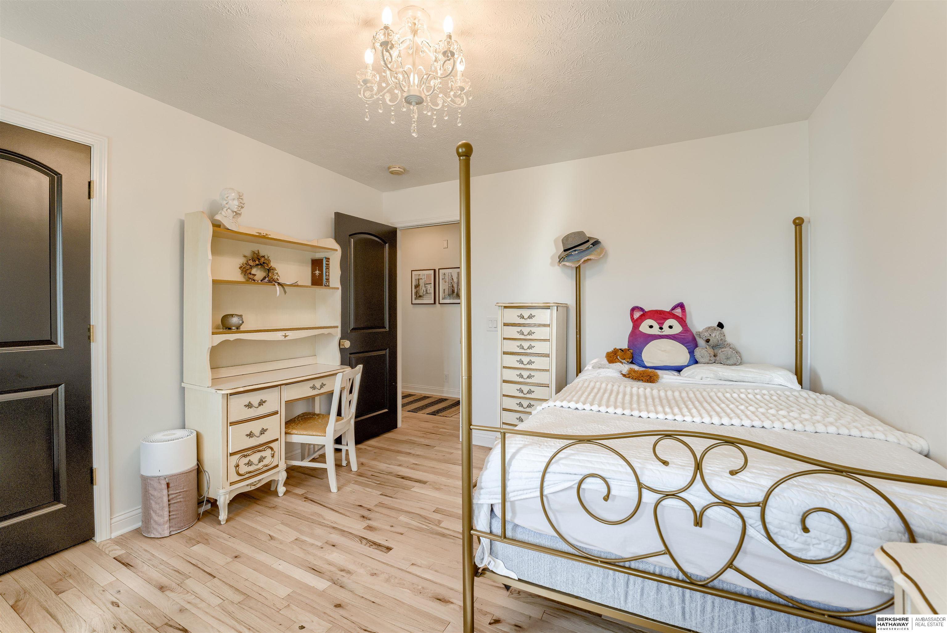 Omaha, Nebraska 68130, United States, 5 Bedrooms Bedrooms, ,3 BathroomsBathrooms,Residential,Pending,136859