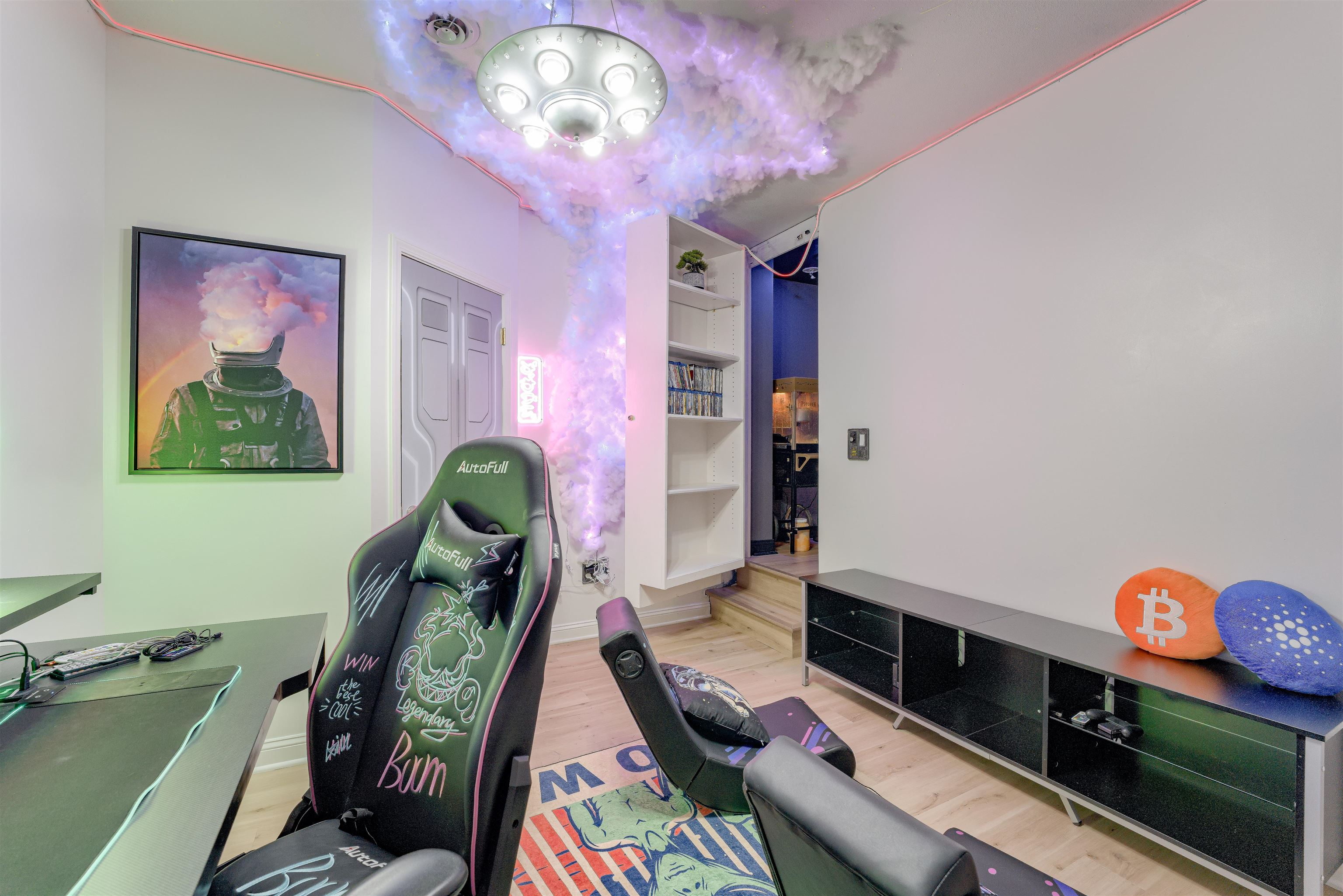 Omaha, Nebraska 68130, United States, 5 Bedrooms Bedrooms, ,3 BathroomsBathrooms,Residential,Pending,136859