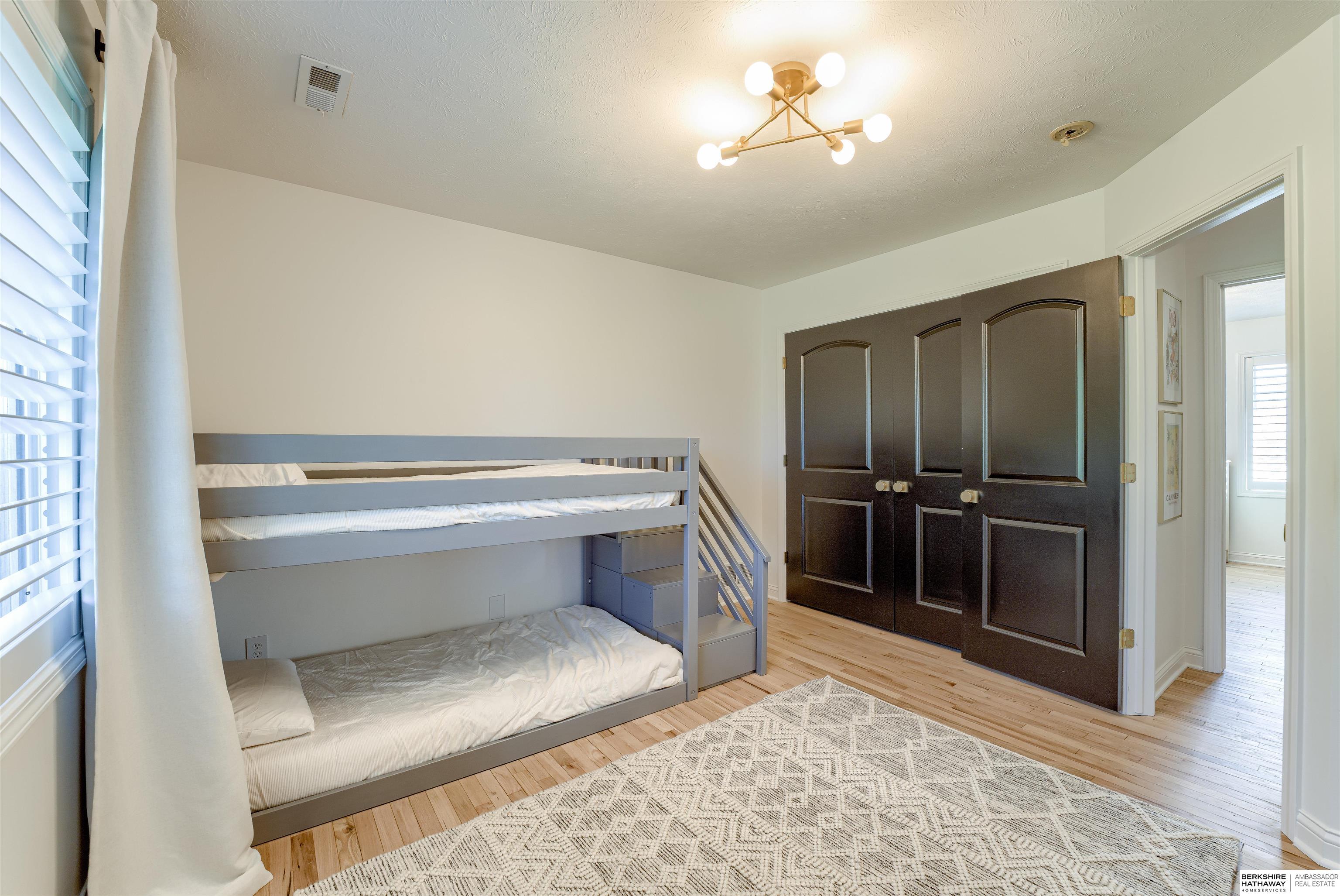 Omaha, Nebraska 68130, United States, 5 Bedrooms Bedrooms, ,3 BathroomsBathrooms,Residential,Pending,136859