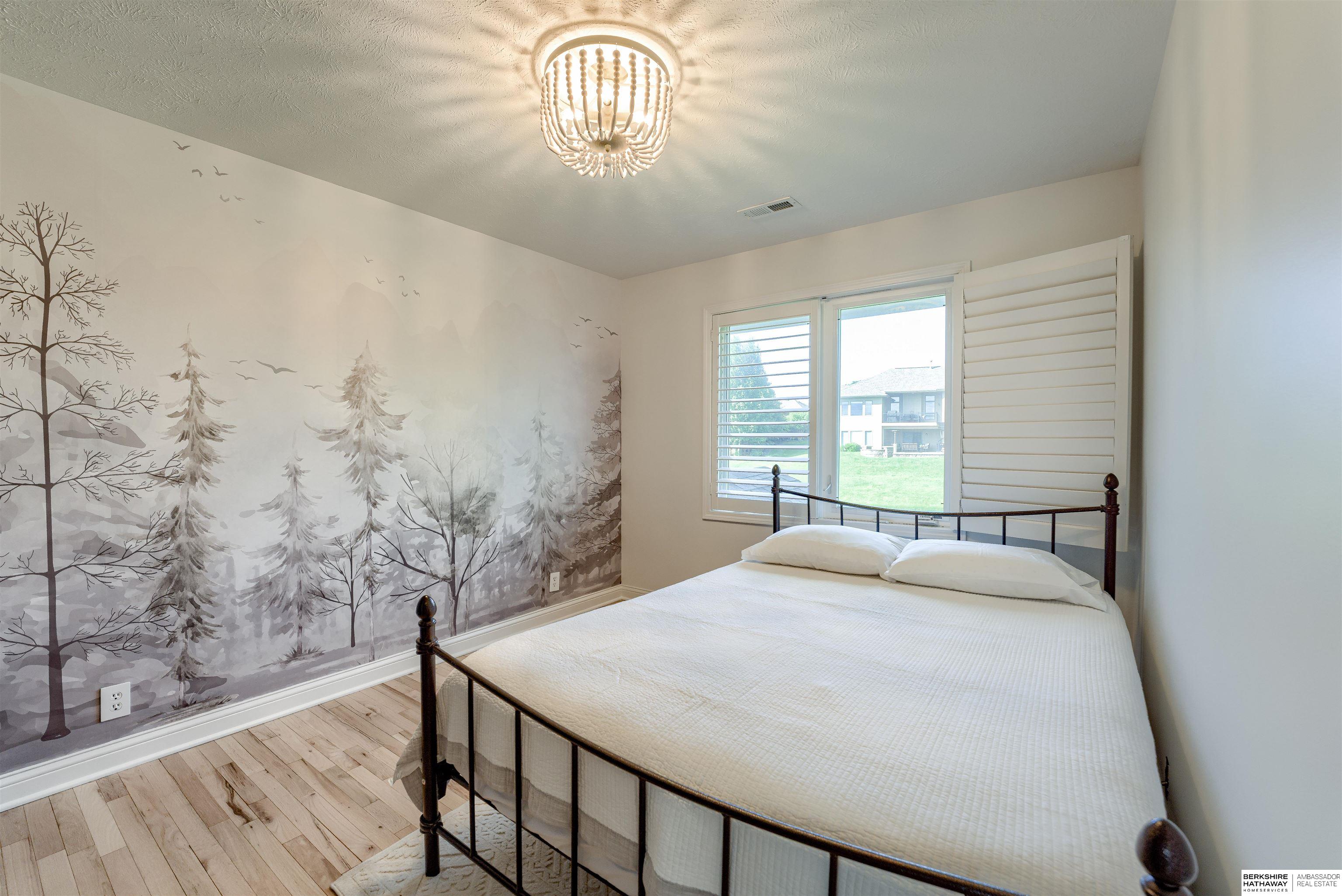 Omaha, Nebraska 68130, United States, 5 Bedrooms Bedrooms, ,3 BathroomsBathrooms,Residential,Pending,136859