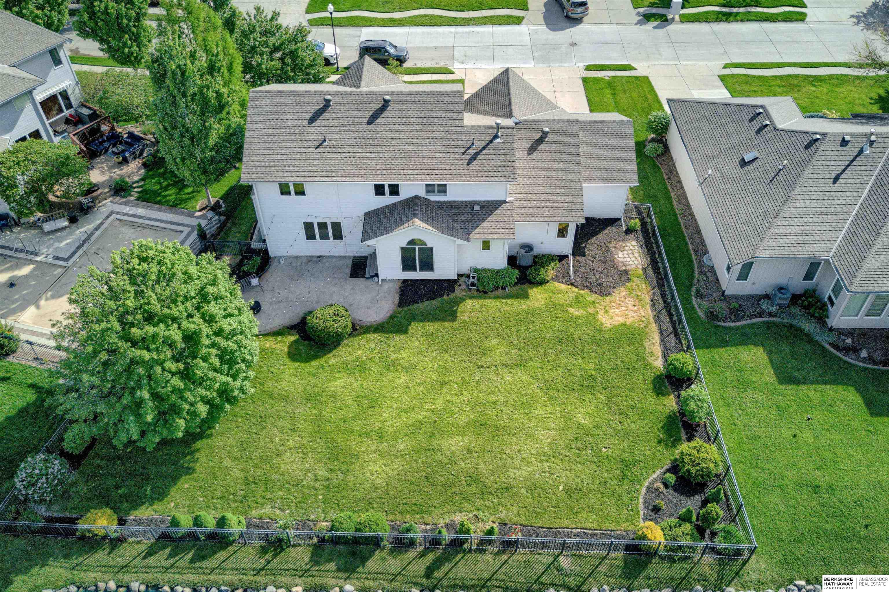 Omaha, Nebraska 68130, United States, 5 Bedrooms Bedrooms, ,3 BathroomsBathrooms,Residential,Pending,136859