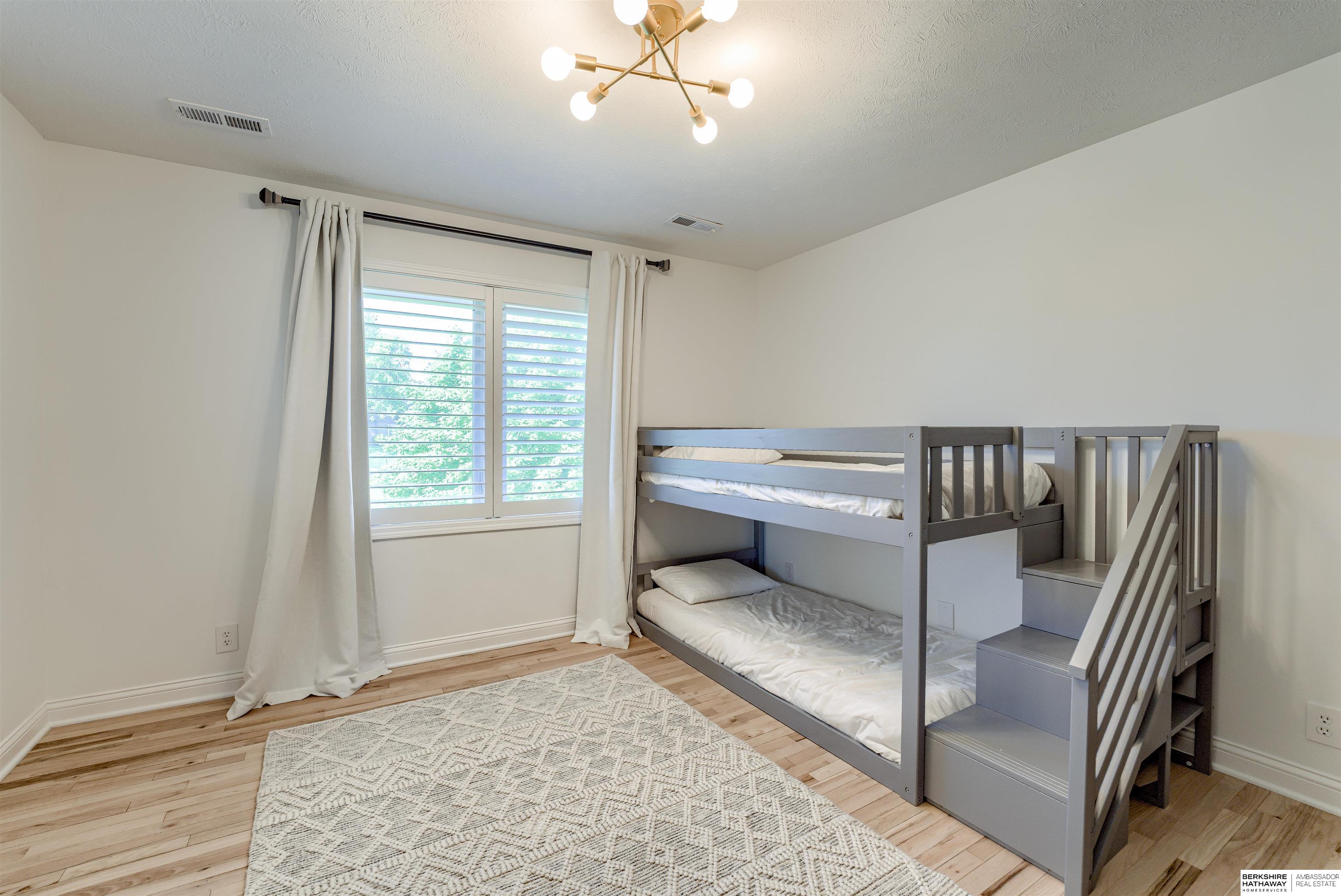 Omaha, Nebraska 68130, United States, 5 Bedrooms Bedrooms, ,3 BathroomsBathrooms,Residential,Pending,136859