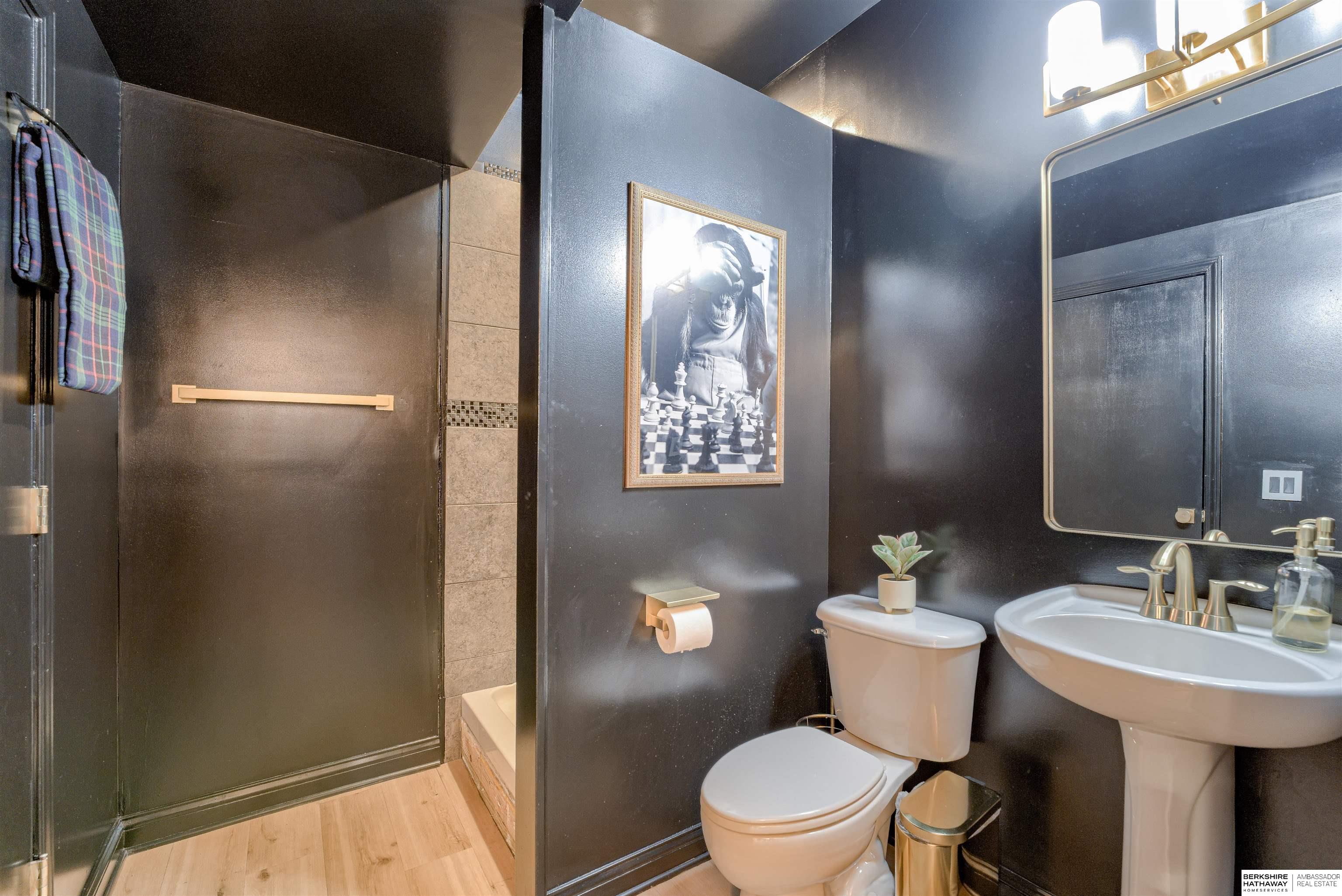 Omaha, Nebraska 68130, United States, 5 Bedrooms Bedrooms, ,3 BathroomsBathrooms,Residential,Pending,136859