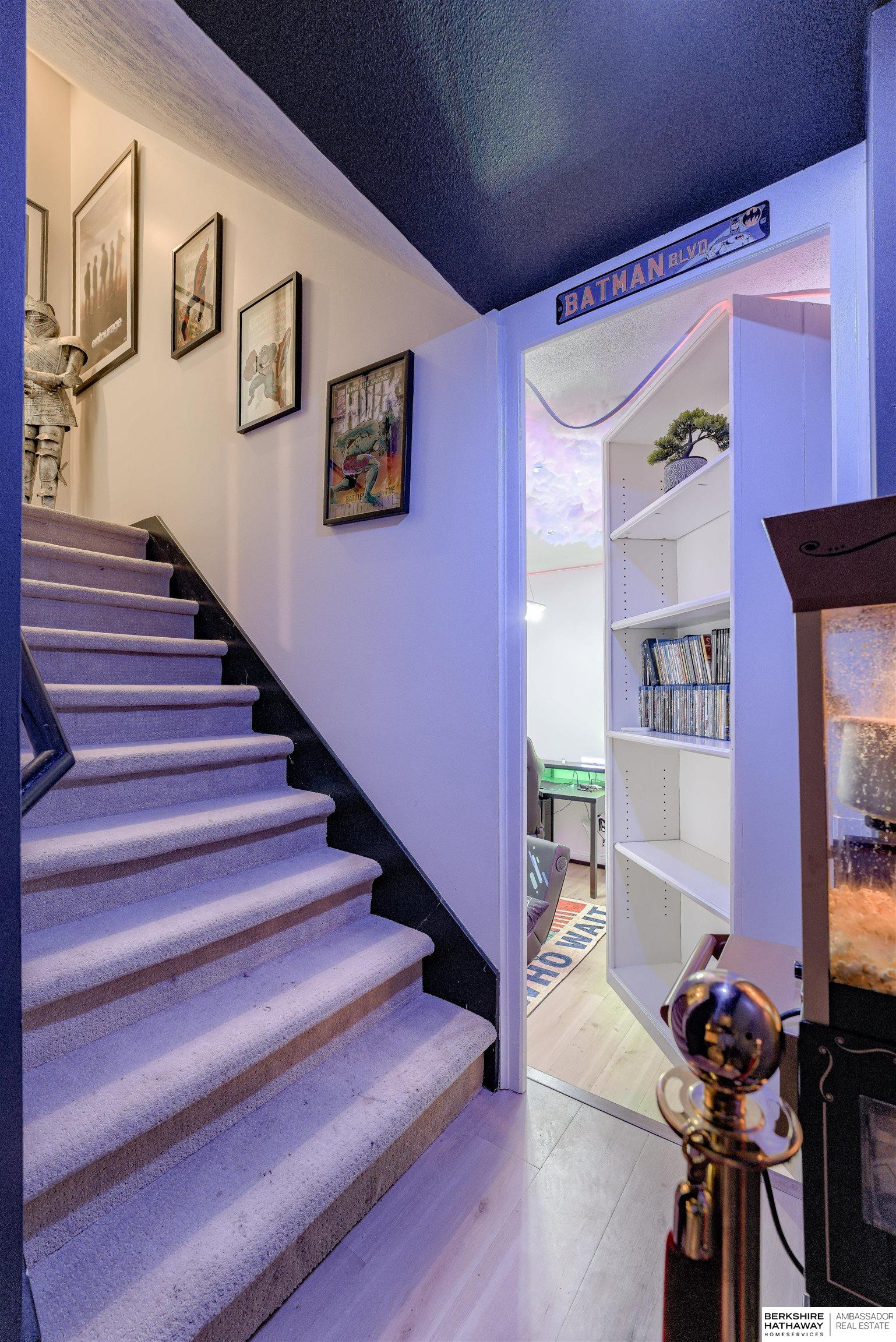 Omaha, Nebraska 68130, United States, 5 Bedrooms Bedrooms, ,3 BathroomsBathrooms,Residential,Pending,136859