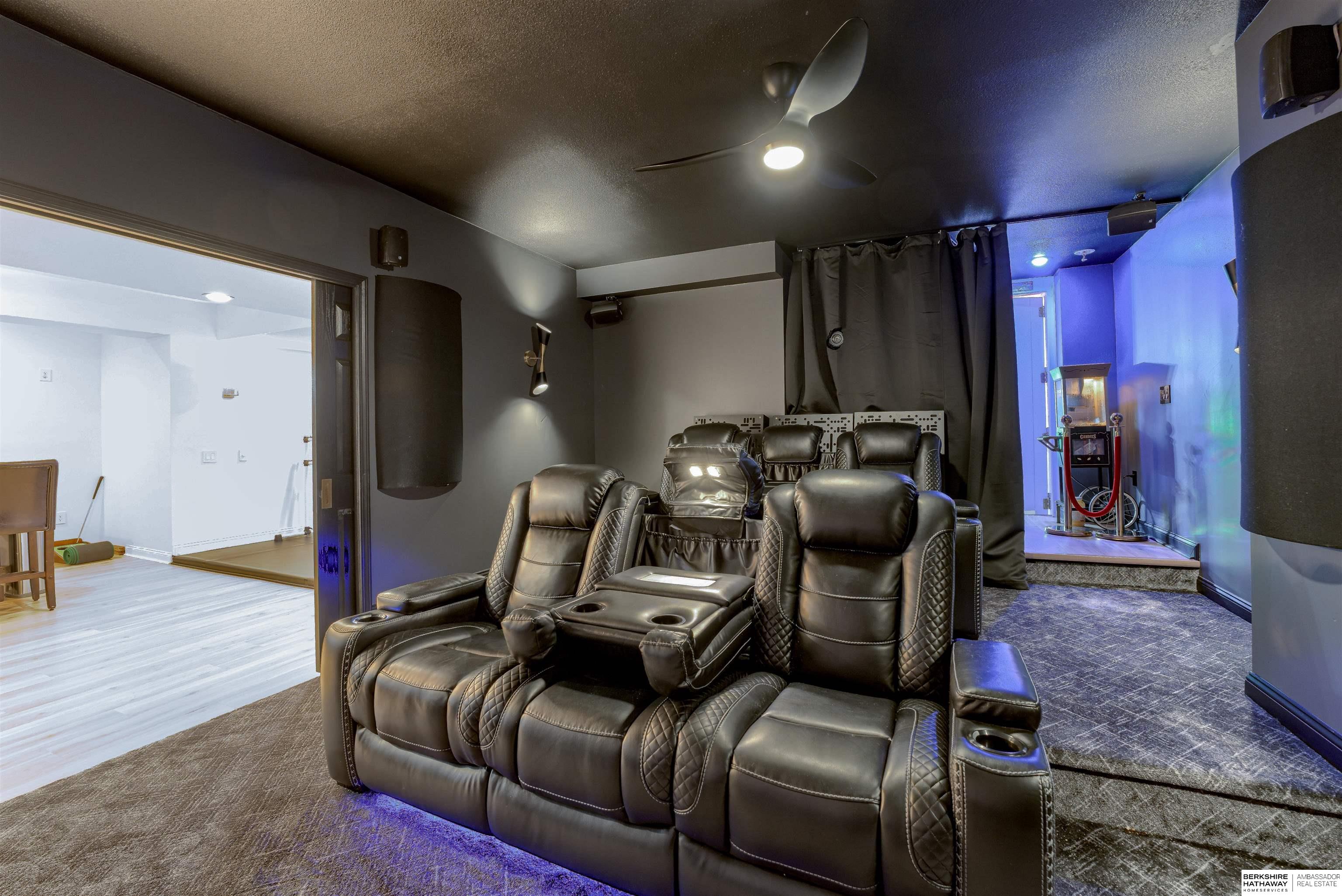 Omaha, Nebraska 68130, United States, 5 Bedrooms Bedrooms, ,3 BathroomsBathrooms,Residential,Pending,136859