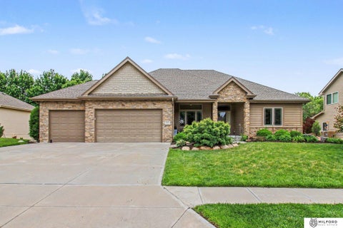 Photo of 1317 S 195th Street, Omaha, NE 68130 (MLS # 22619237)