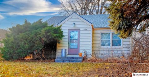Photo of 601 S 40 Street, Lincoln, NE 68510 (MLS # 22601891)