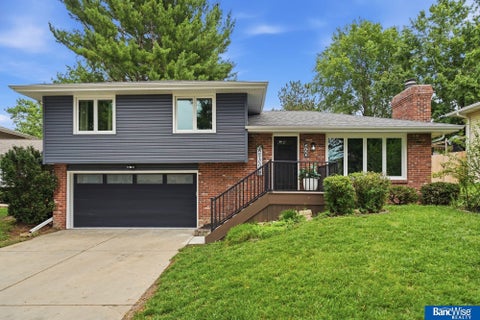 Photo of 5720 S 50 Street, Lincoln, NE 68516 (MLS # 22619675)