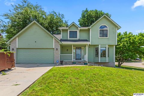 Photo of 10419 Mary Circle, Omaha, NE 68122 (MLS # 22619432)