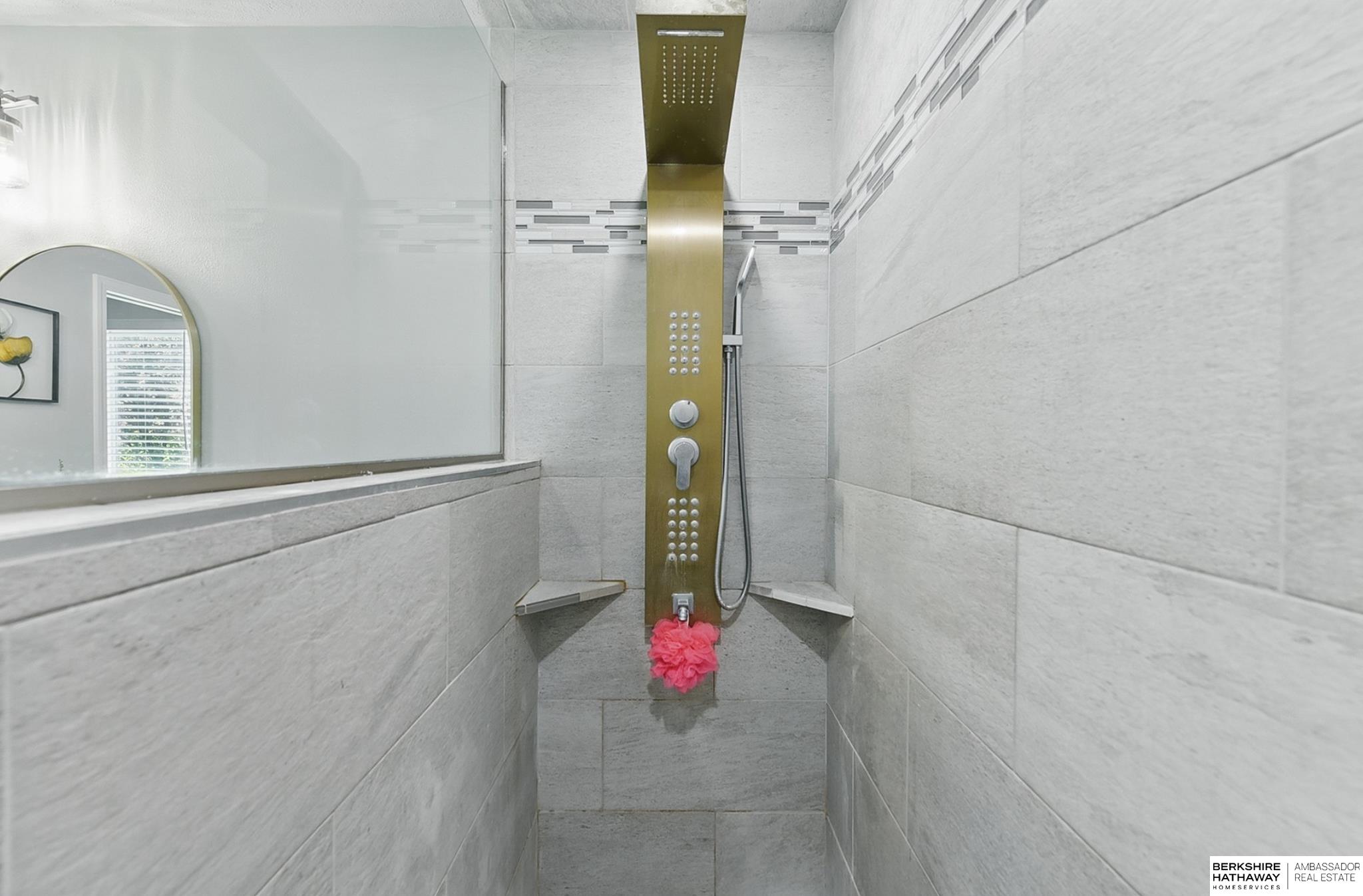 Omaha, Nebraska 68116, United States, 2 Bedrooms Bedrooms, ,2 BathroomsBathrooms,Residential,Active,140105