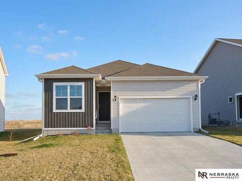 Photo of 9408 Reynolds Street, Omaha, NE 68122 (MLS # 22612916)