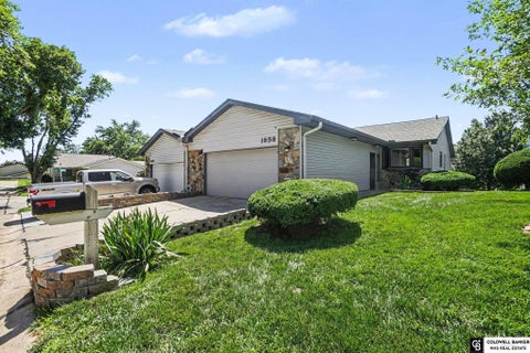 Photo of 1858 N 93 Court, Omaha, NE 68114 (MLS # 22617257)
