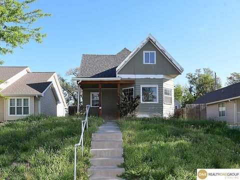 Photo of 3338 Manderson Street, Omaha, NE 68111 (MLS # 22612648)