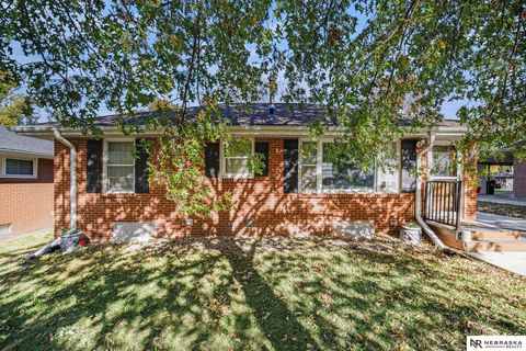 Photo of 6870 Fremont Street, Lincoln, NE 68507 (MLS # 22535304)