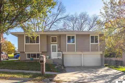 Photo of 5721 N 117 Circle, Omaha, NE 68164 (MLS # 22531999)