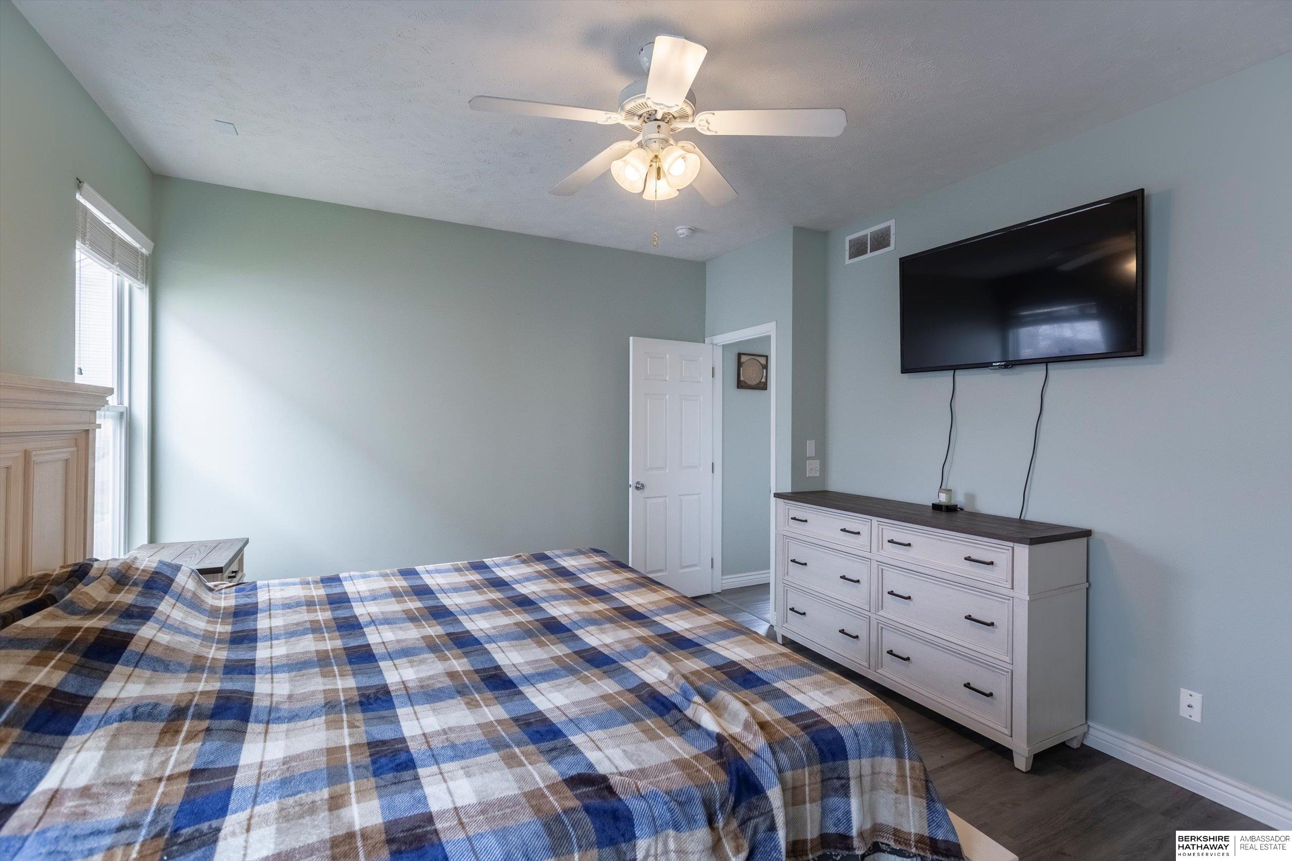 Omaha, Nebraska 68116, United States, 3 Bedrooms Bedrooms, ,3 BathroomsBathrooms,Residential,Active,133114