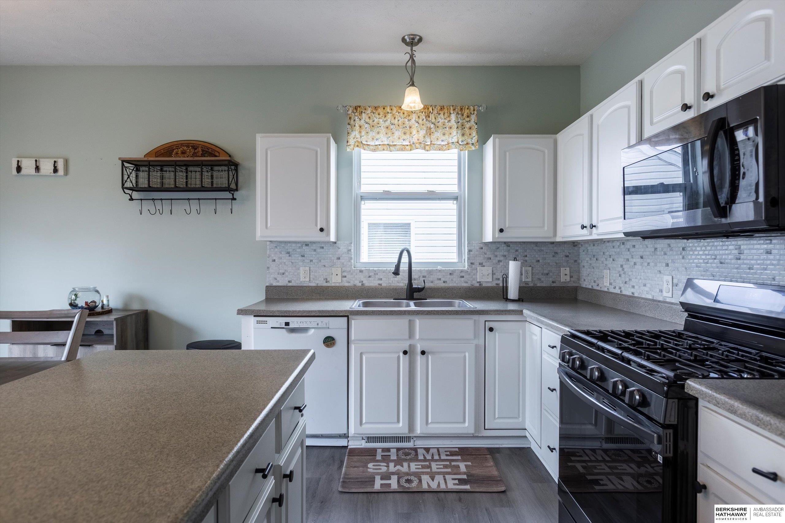 Omaha, Nebraska 68116, United States, 3 Bedrooms Bedrooms, ,3 BathroomsBathrooms,Residential,Active,133114