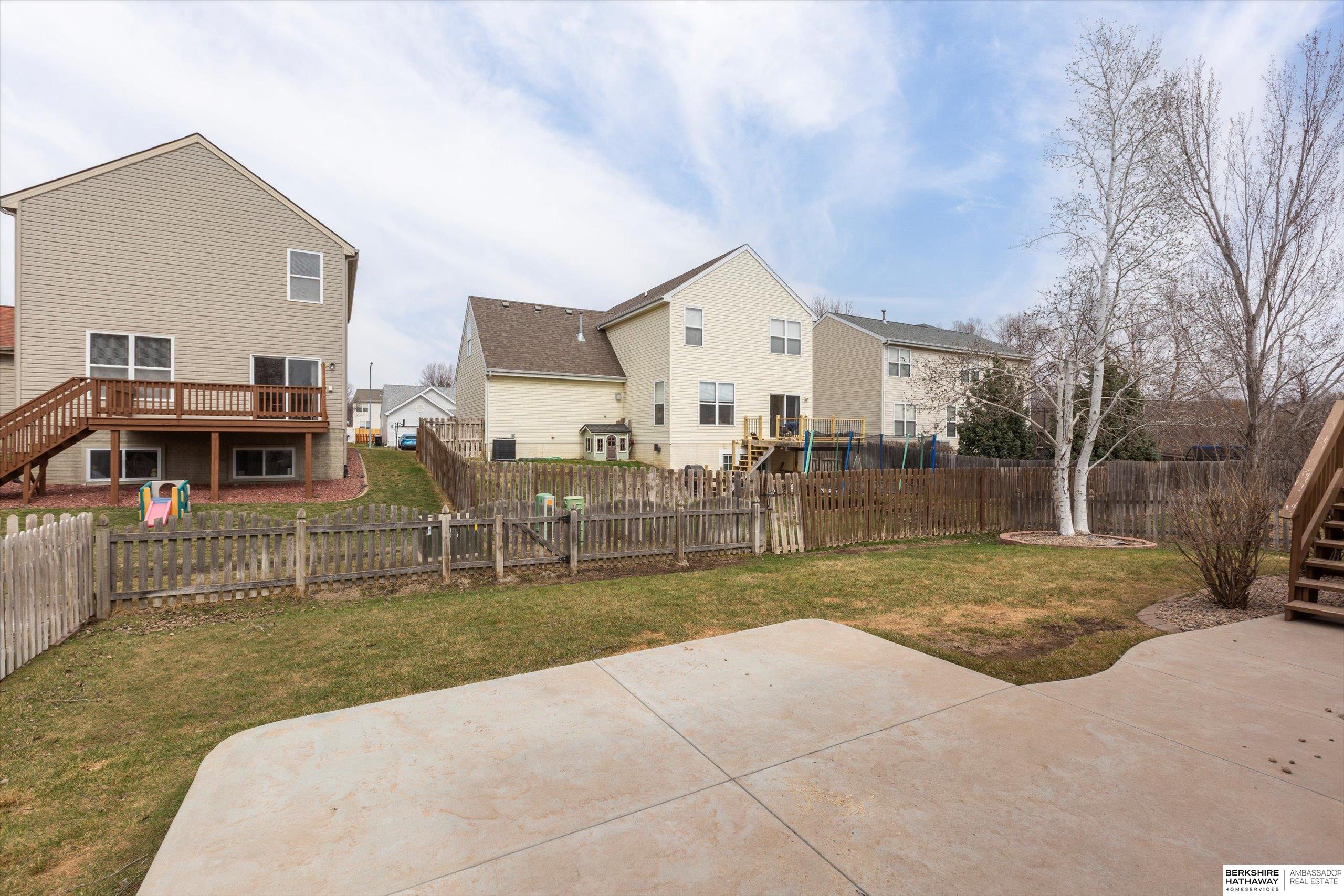 Omaha, Nebraska 68116, United States, 3 Bedrooms Bedrooms, ,3 BathroomsBathrooms,Residential,Active,133114