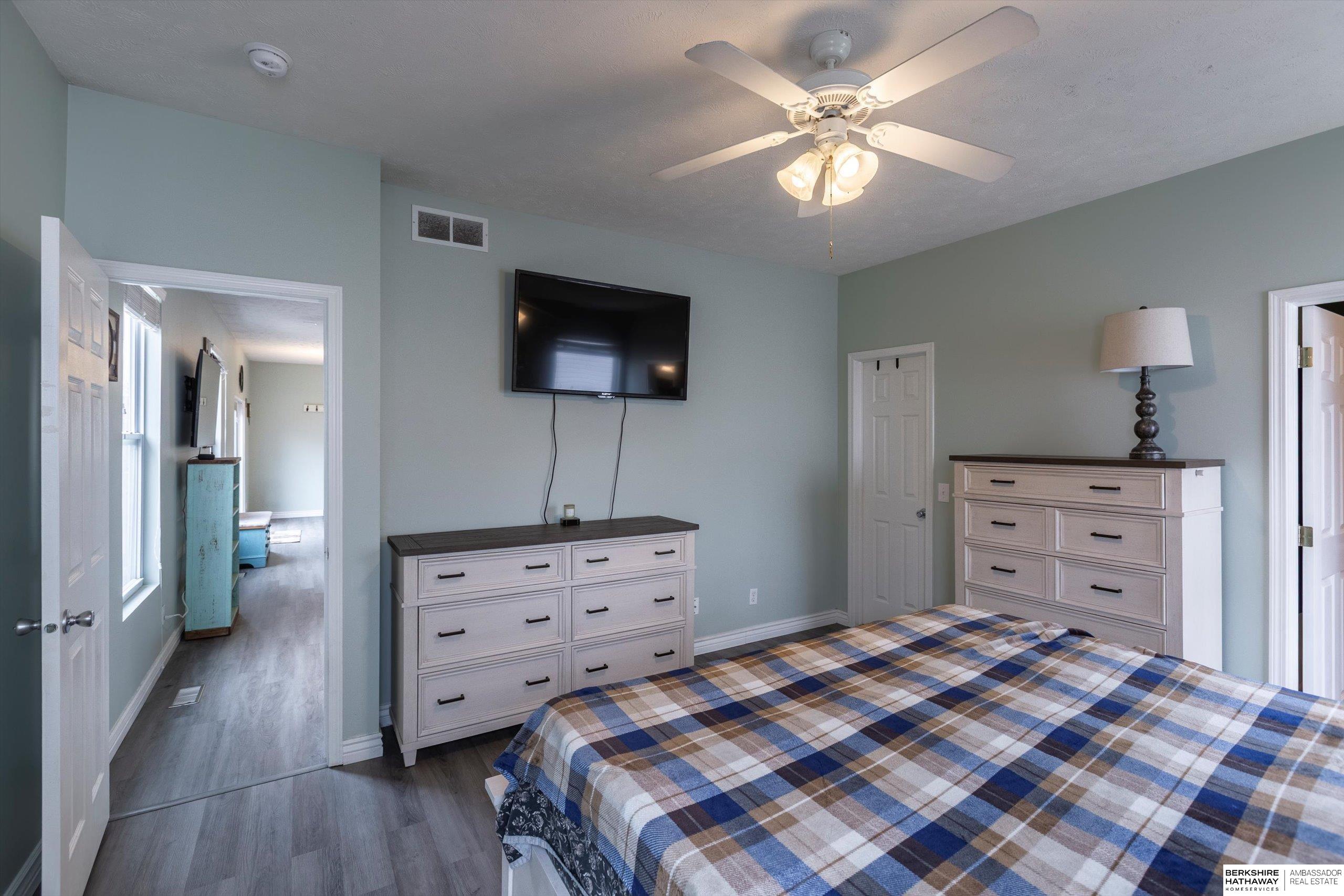 Omaha, Nebraska 68116, United States, 3 Bedrooms Bedrooms, ,3 BathroomsBathrooms,Residential,Active,133114